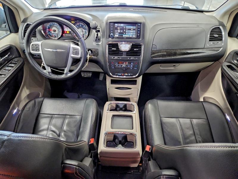 98377545 :رقم المزاد ، 2C4RC1BG1DR774512 vin ، 2013 Chrysler Town & Cou مزاد بيع