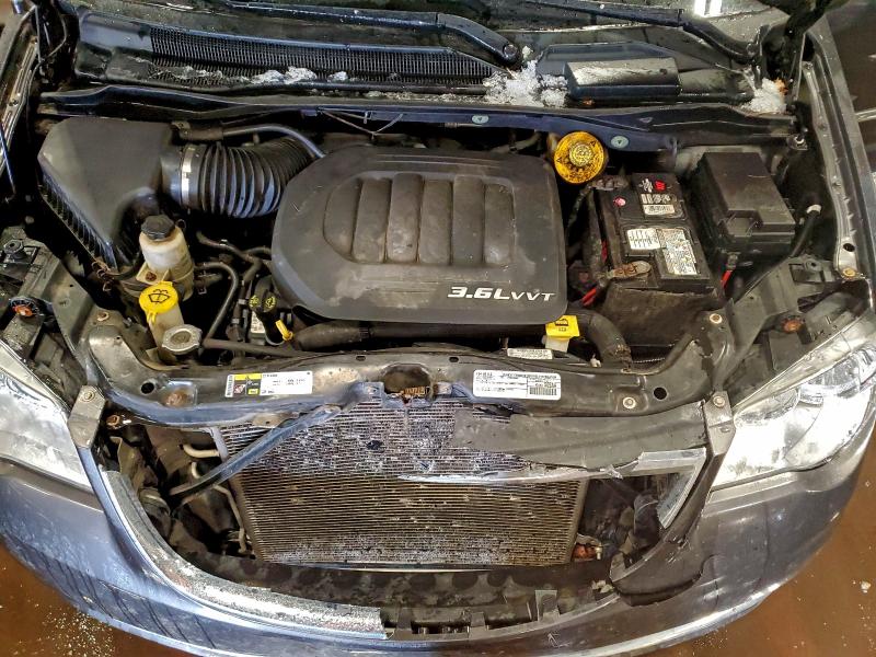 93528715 :رقم المزاد ، 2C4RC1CG5GR302364 vin ، 2016 Chrysler Town & Country مزاد بيع