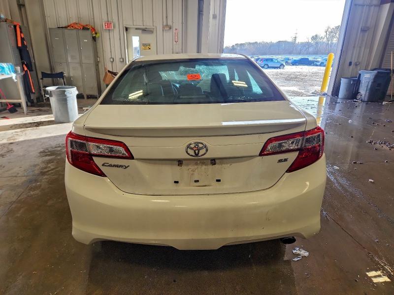96669945 :رقم المزاد ، 4T1BF1FK1EU325600 vin ، 2014 Toyota Camry مزاد بيع