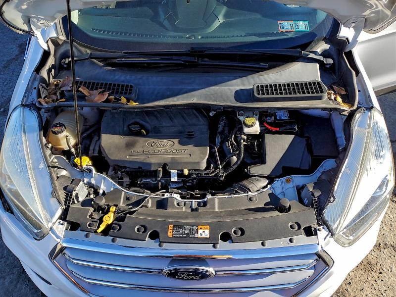 94177525 :رقم المزاد ، 1FMCU9GD0HUD99300 vin ، 2017 Ford Escape مزاد بيع
