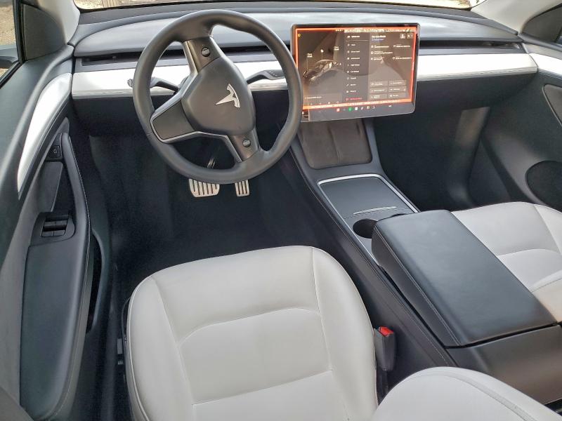 97204915 :رقم المزاد ، 7SAYGDEF0NF530581 vin ، 2022 Tesla Model Y مزاد بيع