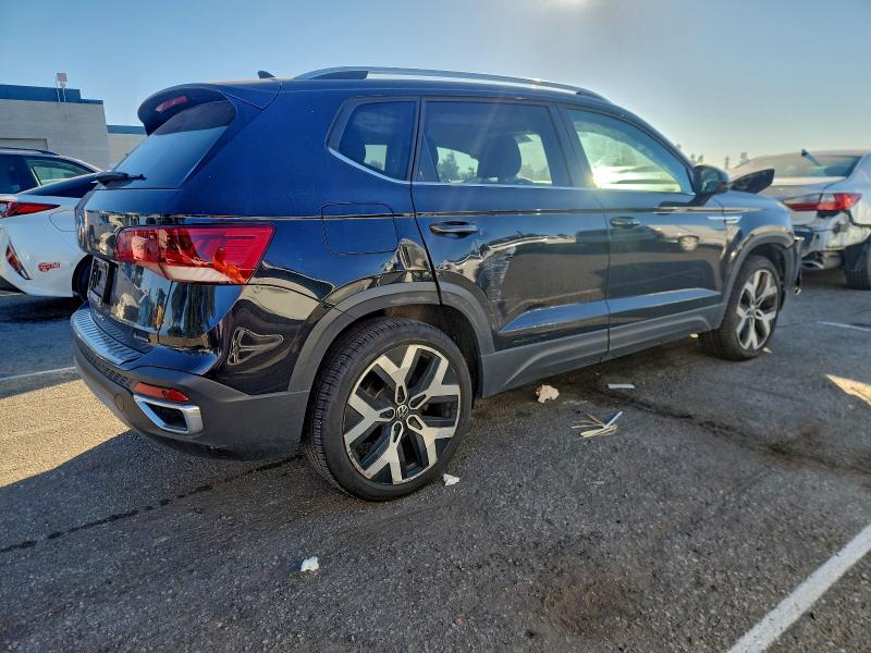 96170965 :رقم المزاد ، 3VV2X7B22NM089457 vin ، 2022 Volkswagen Taos مزاد بيع