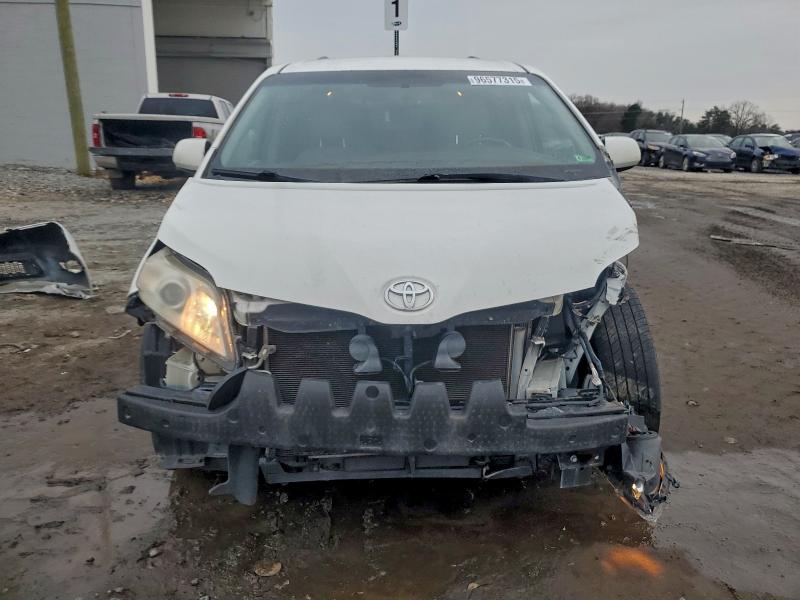 Продаж на аукціоні авто 2016 Toyota Sienna, vin: 5TDKK3DCXGS694695, номер лоту: 96577315