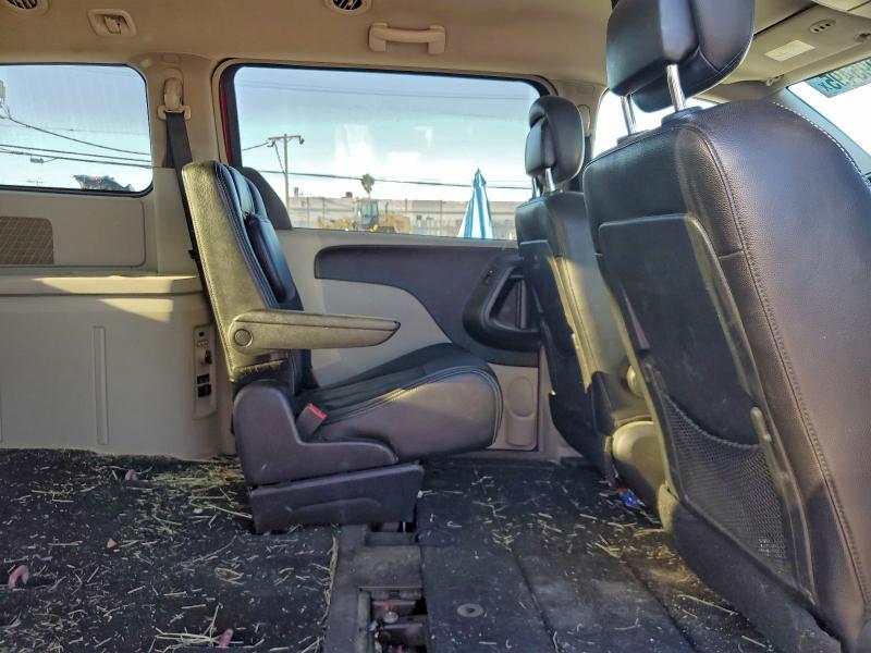 97995495 :رقم المزاد ، 2C4RC1BG9ER342428 vin ، 2014 Chrysler Town & Country مزاد بيع