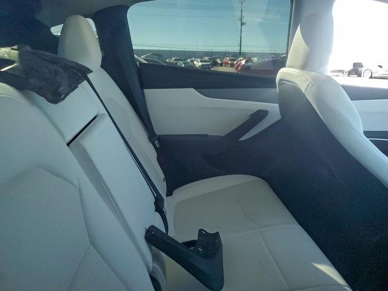 94071445 :رقم المزاد ، 7SAYGDEE7TF364547 vin ، 2026 Tesla Model Y مزاد بيع