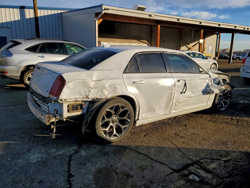 2015 Chrysler 300 მანქანა იყიდება აუქციონზე, vin: 2C3CCABGXFH922594, აუქციონის ნომერი: 48277376
