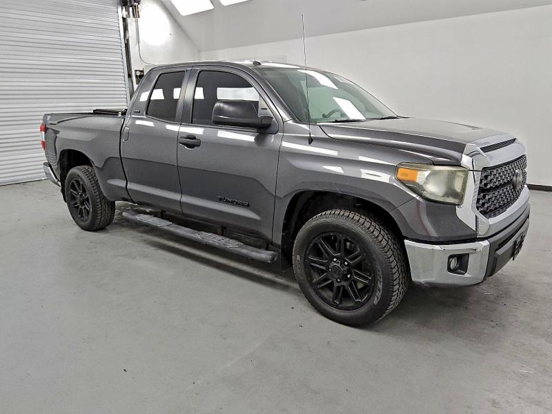 93184325 :رقم المزاد ، 5TFRM5F13JX131344 vin ، 2018 Toyota Tundra مزاد بيع