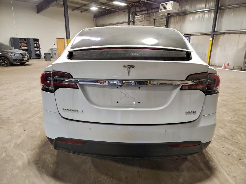 Продажа на аукционе авто 2017 Tesla Model X, vin: 5YJXCAE21HF076670, номер лота: 95141895