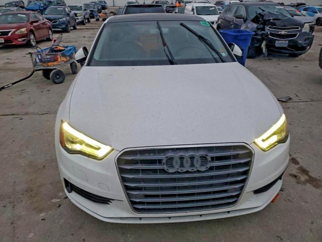 Продажа на аукционе авто 2016 Audi A3, vin: WAUB8GFFXG1055675, номер лота: 95569165