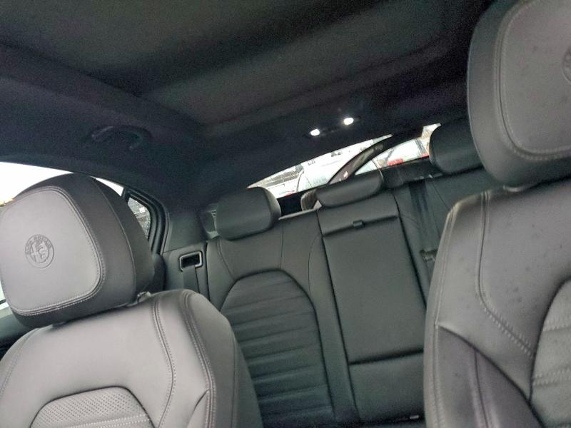 97716625 :رقم المزاد ، ZASPAKEV8P7D67930 vin ، 2023 Alfa Romeo Stelvio مزاد بيع