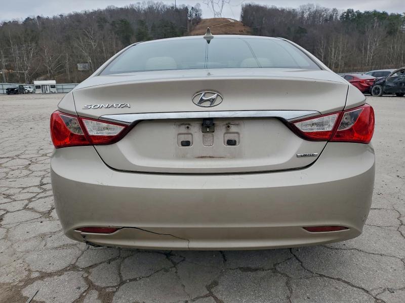 93210815 :رقم المزاد ، 5NPEC4AC5BH128429 vin ، 2011 Hyundai Sonata مزاد بيع
