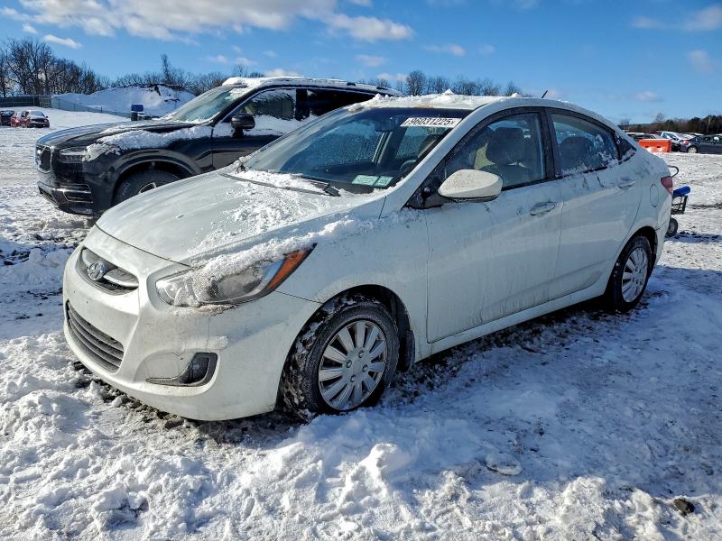 96031225 :رقم المزاد ، KMHCT4AE4FU905487 vin ، 2015 Hyundai Accent مزاد بيع