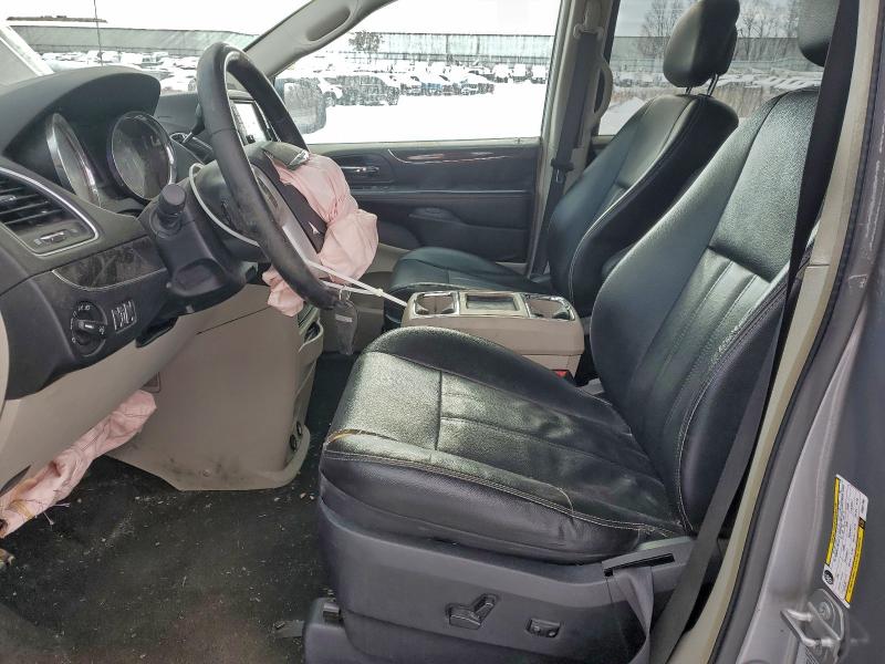 2015 Chrysler Town & Country მანქანა იყიდება აუქციონზე, vin: 2C4RC1BG2FR601780, აუქციონის ნომერი: 94054015