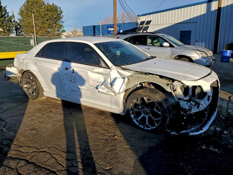 2015 Chrysler 300 მანქანა იყიდება აუქციონზე, vin: 2C3CCABGXFH922594, აუქციონის ნომერი: 48277376