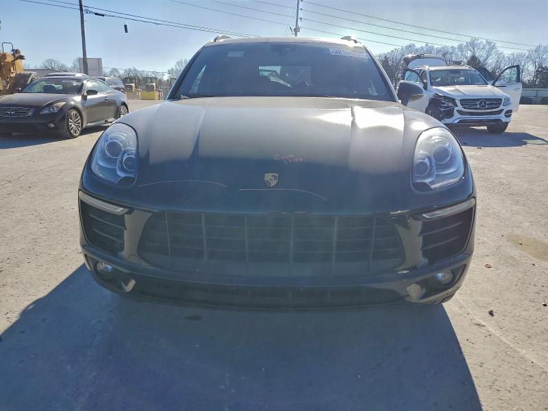99104295 :رقم المزاد ، WP1AB2A55HLB10068 vin ، 2017 Porsche Macan مزاد بيع