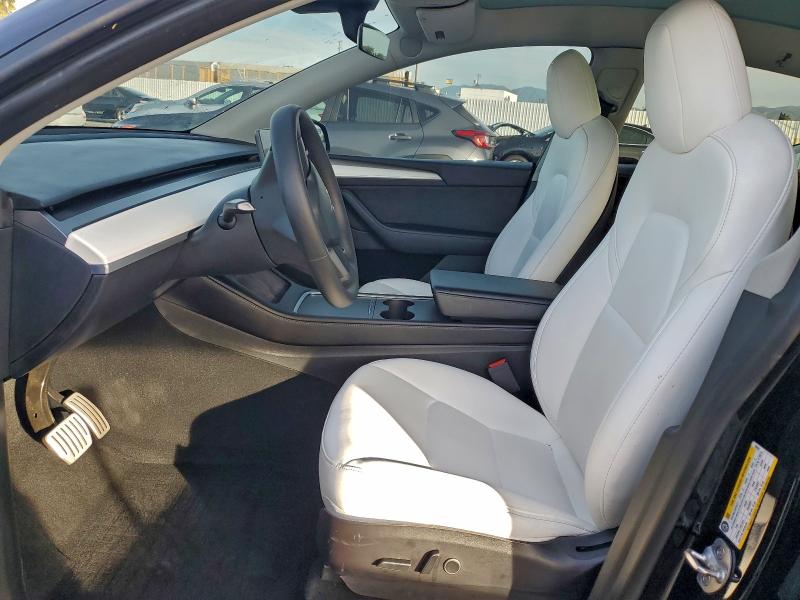 97204915 :رقم المزاد ، 7SAYGDEF0NF530581 vin ، 2022 Tesla Model Y مزاد بيع