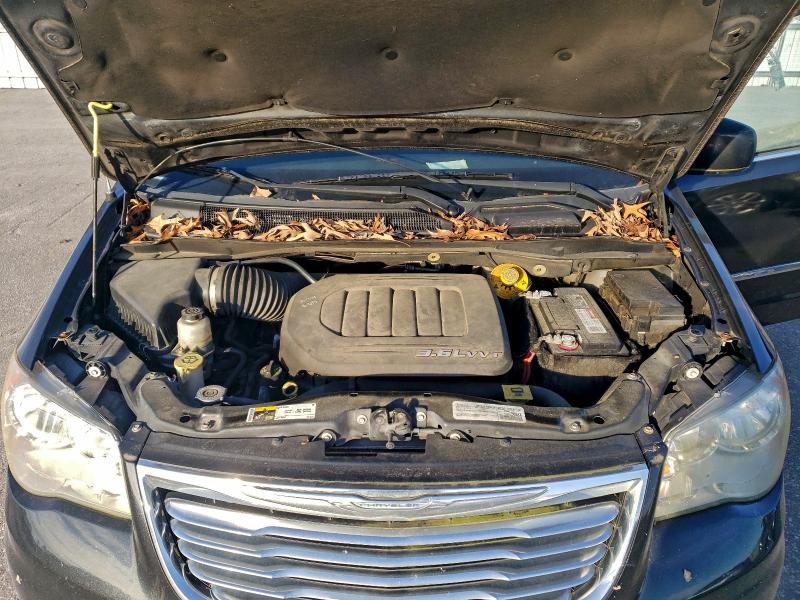 96454745 :رقم المزاد ، 2C4RC1BG2GR147905 vin ، 2016 Chrysler Town & Country مزاد بيع