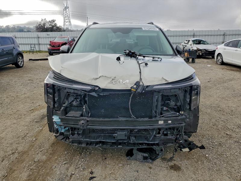 Продаж на аукціоні авто 2025 Kia Carnival, vin: KNDNE5K38S6467260, номер лоту: 97030265