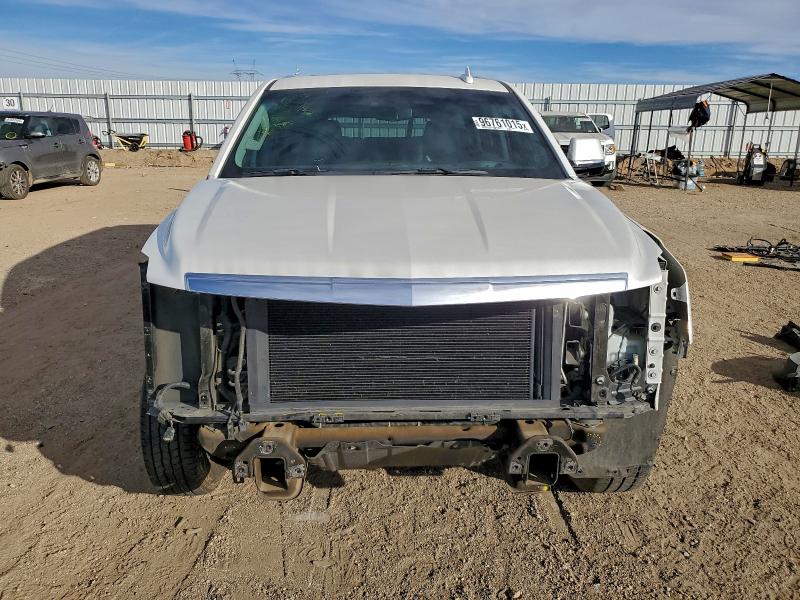 96761015 :رقم المزاد ، 1GYS4BKJ8HR402705 vin ، 2017 Cadillac Escalade L مزاد بيع