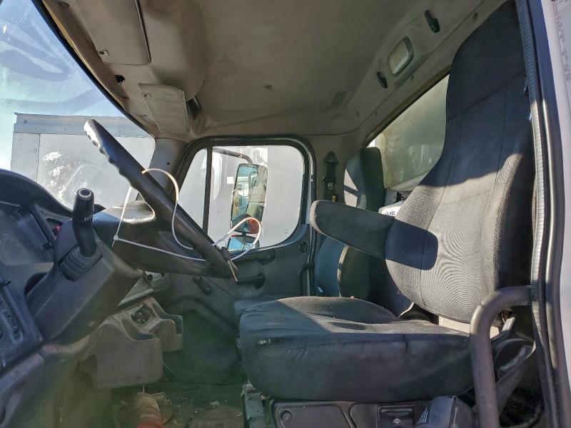 Продажа на аукционе авто 2016 Freightliner M2, vin: 1FVACWDT2GHHD8450, номер лота: 94358045