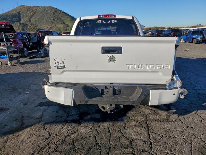 Aukcja sprzedaży 2018 Toyota Tundra Cre, vin: 5TFAY5F19JX711621, numer aukcji: 95580045
