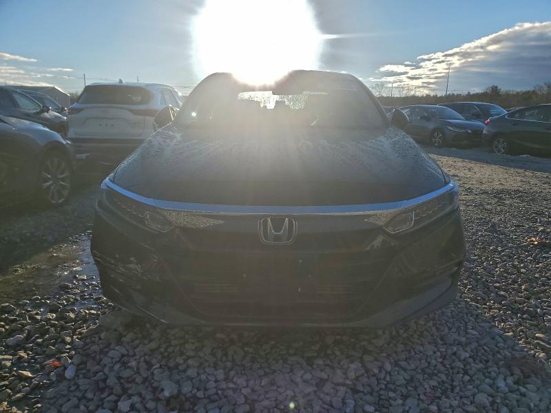 2018 Honda Accord მანქანა იყიდება აუქციონზე, vin: 1HGCV1F12JA263382, აუქციონის ნომერი: 97162745