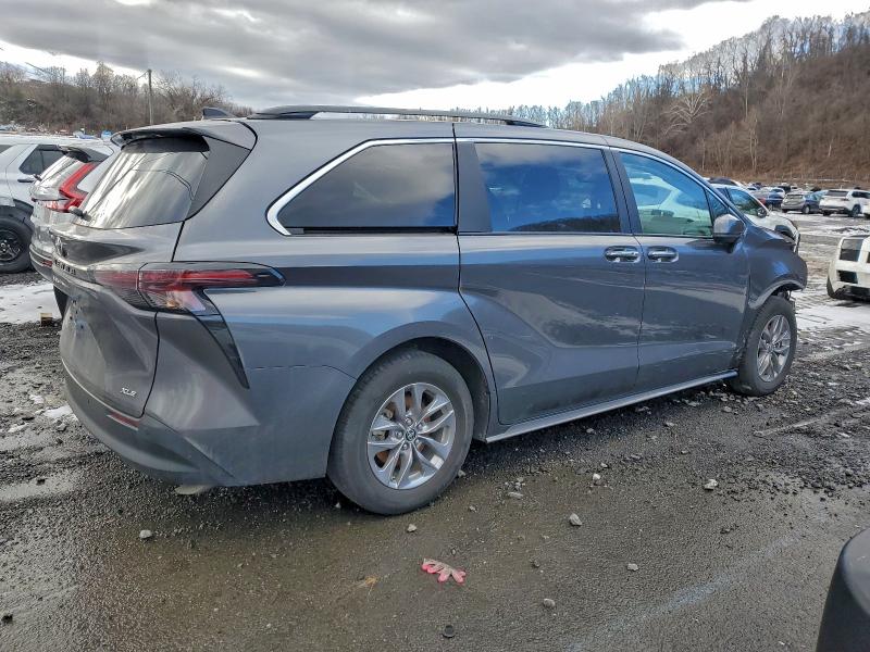 98752055 :رقم المزاد ، 5TDYRKEC6SS242010 vin ، 2025 Toyota Sienna Xle مزاد بيع