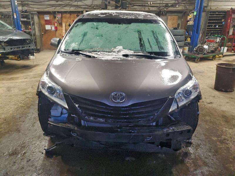 Продажа на аукционе авто 2016 Toyota Sienna, vin: 5TDKK3DC3GS723700, номер лота: 97326215