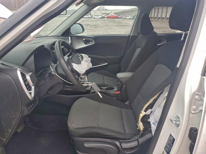 96210205 :رقم المزاد ، KNDJ23AU9P7215606 vin ، 2023 Kia Soul مزاد بيع