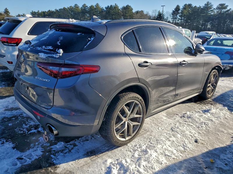 2018 Alfa Romeo Stelvio მანქანა იყიდება აუქციონზე, vin: ZASFAKNN8J7B70243, აუქციონის ნომერი: 96761245