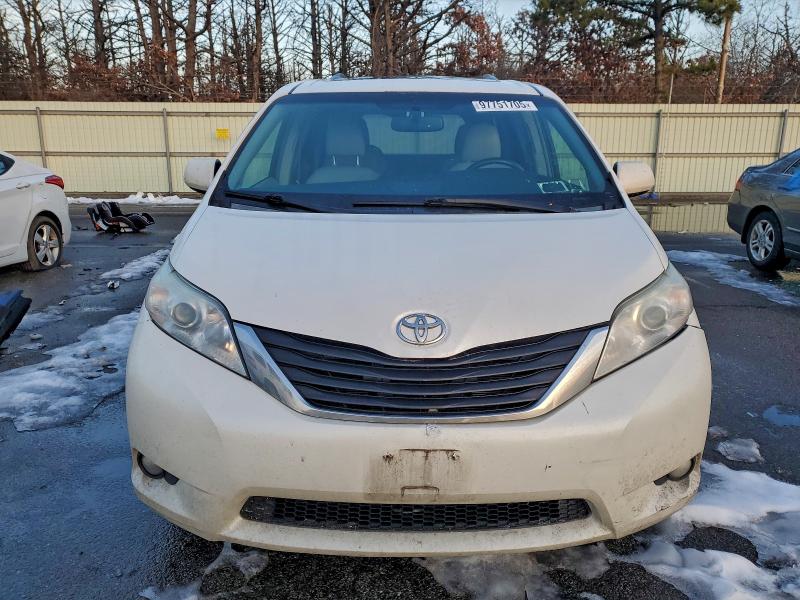 Aukcja sprzedaży 2015 Toyota Sienna, vin: 5TDDK3DC7FS121972, numer aukcji: 97751705