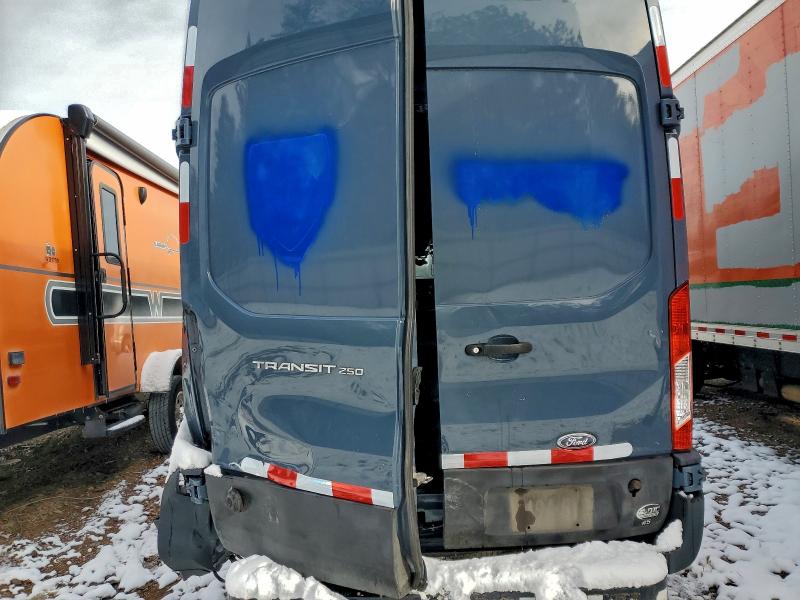 49038606 :رقم المزاد ، 1FTBR3X88LKA87201 vin ، 2020 Ford Transit مزاد بيع