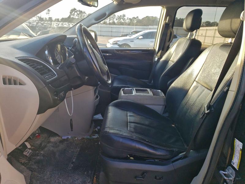 96454745 :رقم المزاد ، 2C4RC1BG2GR147905 vin ، 2016 Chrysler Town & Country مزاد بيع