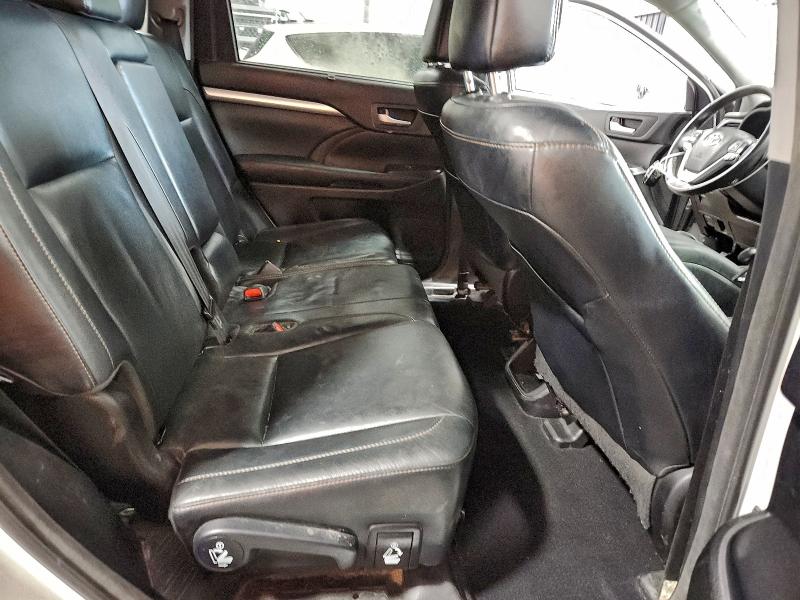 Продаж на аукціоні авто 2018 Toyota Highlander, vin: 5TDJZRFH6JS880566, номер лоту: 95357825