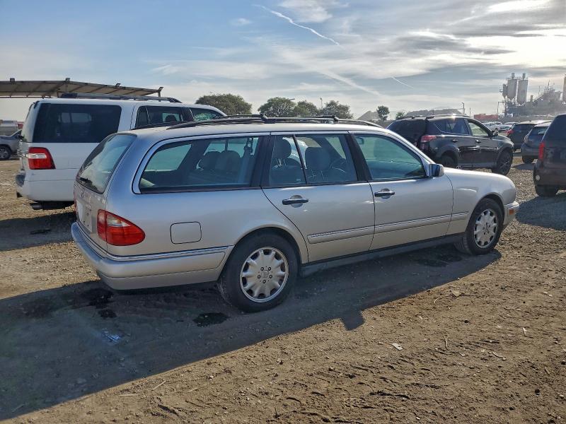 97879025 :رقم المزاد ، WDBJH65F4WA528431 vin ، 1998 Mercedes-benz E مزاد بيع