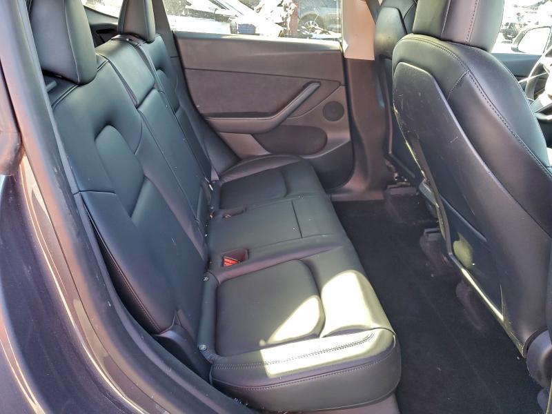 95989525 :رقم المزاد ، 5YJYGDEE2MF305937 vin ، 2021 Tesla Model Y مزاد بيع