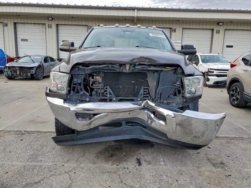 93909145 :رقم المزاد ، 3C6UR5CJ6HG568941 vin ، 2017 Ram 2500 مزاد بيع