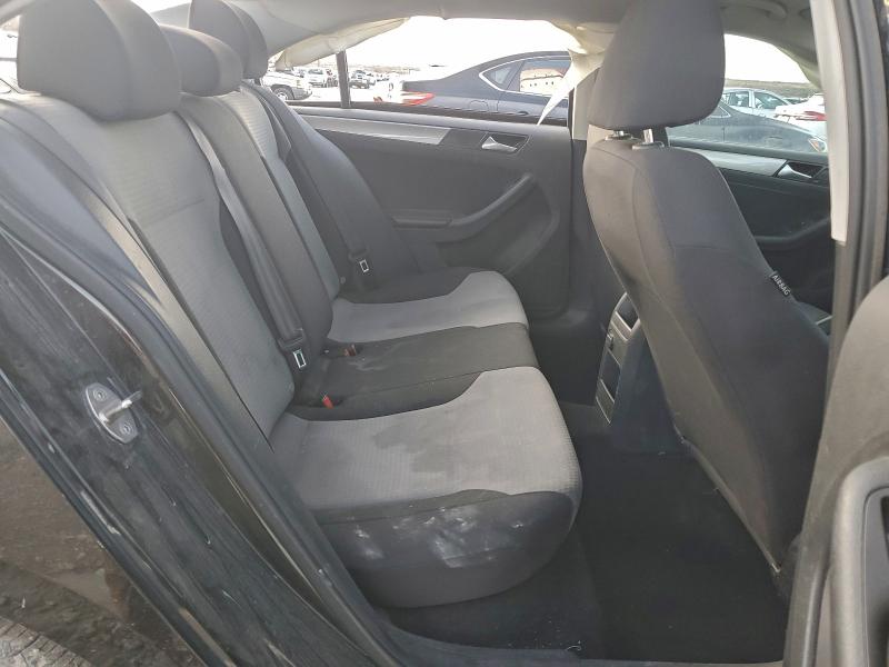 96074035 :رقم المزاد ، 3VW167AJ5HM275064 vin ، 2017 Volkswagen Jetta مزاد بيع