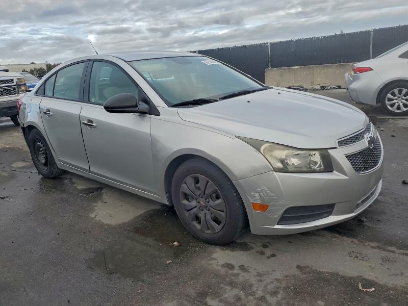 97720075 :رقم المزاد ، 1G1PA5SH5D7245524 vin ، 2013 Chevrolet Cruze Ls مزاد بيع