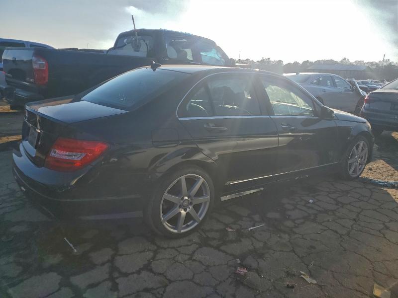 2014 Mercedes-benz C მანქანა იყიდება აუქციონზე, vin: WDDGF4HB1EG254136, აუქციონის ნომერი: 95405175