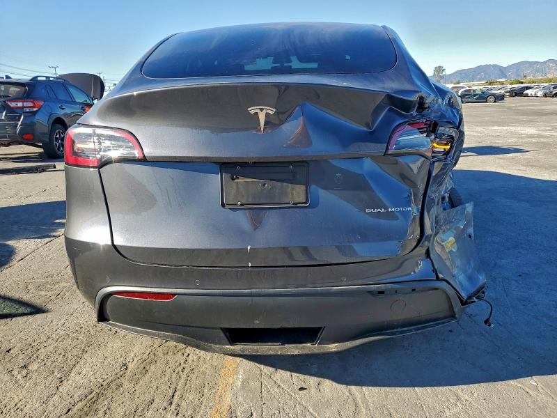 95989525 :رقم المزاد ، 5YJYGDEE2MF305937 vin ، 2021 Tesla Model Y مزاد بيع