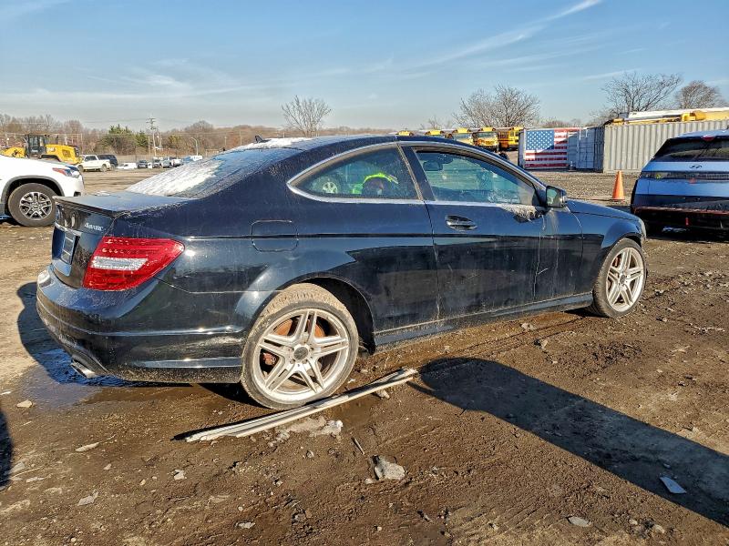 2015 Mercedes-benz C მანქანა იყიდება აუქციონზე, vin: WDDGJ8JB9FG353501, აუქციონის ნომერი: 97291175