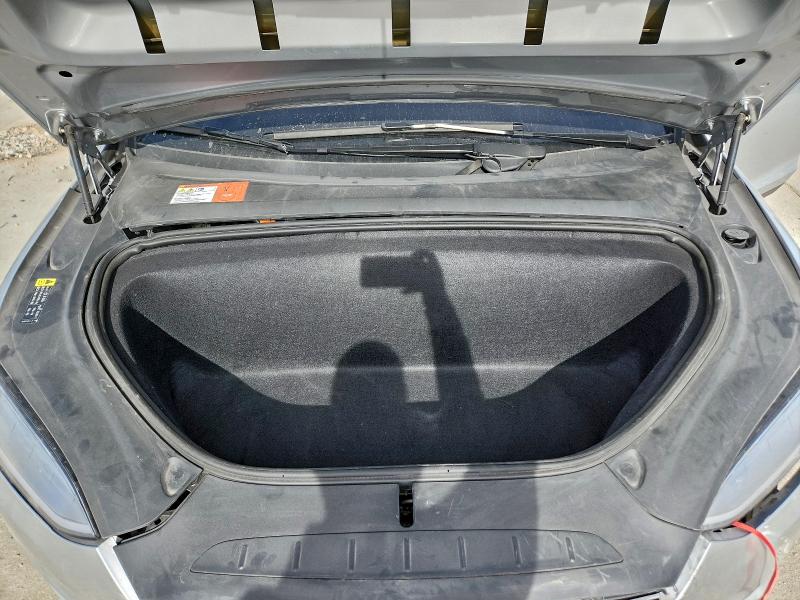 2018 Tesla Model X მანქანა იყიდება აუქციონზე, vin: 5YJXCDE21JF101252, აუქციონის ნომერი: 97760545