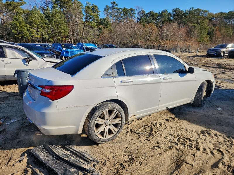 2011 Chrysler 200 მანქანა იყიდება აუქციონზე, vin: 1C3BC1FG8BN615710, აუქციონის ნომერი: 94813425