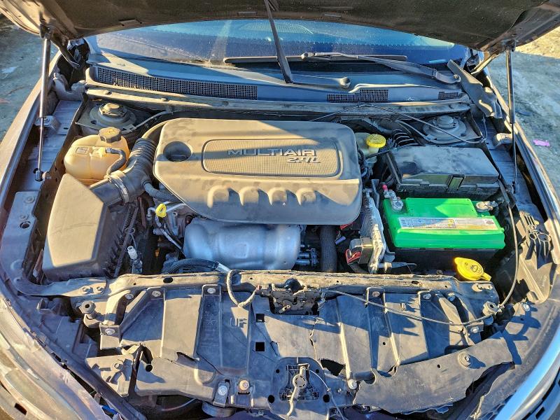 97176935 :رقم المزاد ، 1C3CCCCB2FN532367 vin ، 2015 Chrysler 200 مزاد بيع