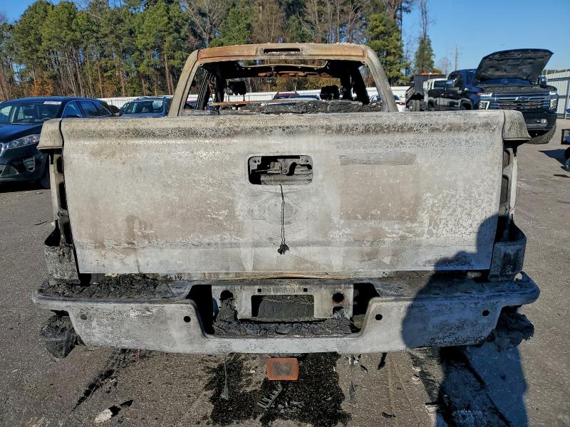 Продаж на аукціоні авто 2018 Chevrolet Silverado, vin: 3GCUKTEJ3JG381810, номер лоту: 85427305