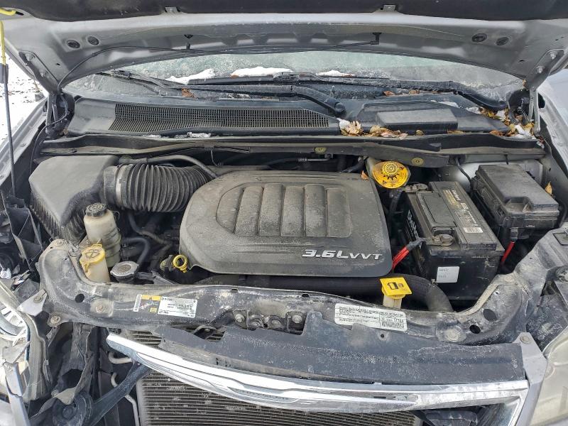 2015 Chrysler Town & Country მანქანა იყიდება აუქციონზე, vin: 2C4RC1BG2FR601780, აუქციონის ნომერი: 94054015