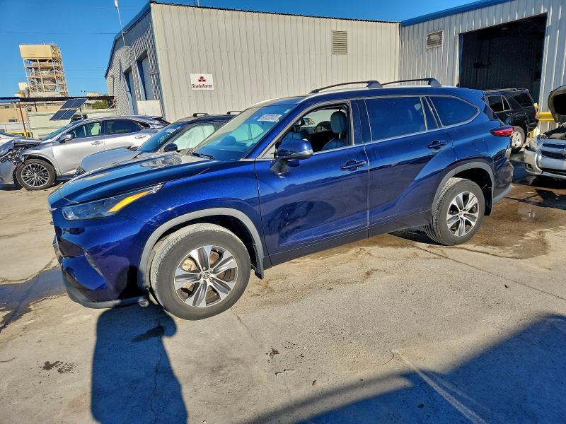Auction sale of the 2022 Toyota Highlander, vin: 5TDGZRBH6NS257423, lot number: 96332805
