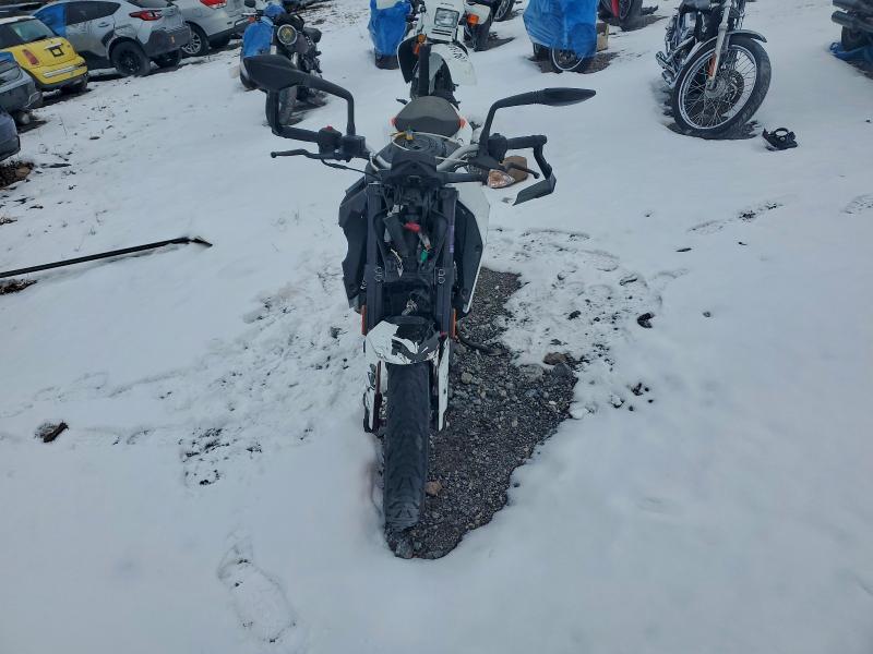 97709195 :رقم المزاد ، MD2JPC407NC034979 vin ، 2022 Ktm 200 مزاد بيع