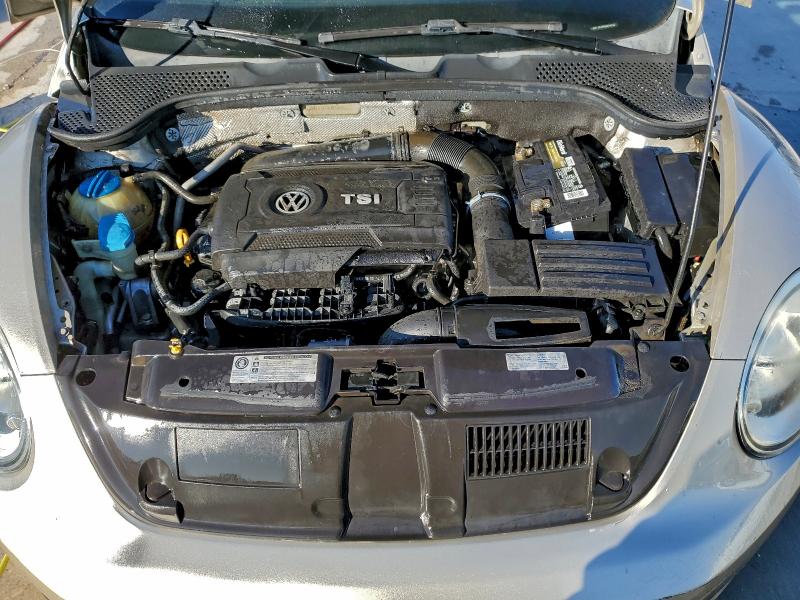 94696545 :رقم المزاد ، 3VW517AT8FM808362 vin ، 2015 Volkswagen Beetle 1.8 مزاد بيع